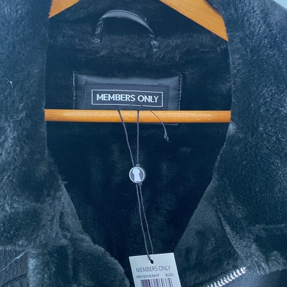 Members Only winter jacket - Picture 2 of 6